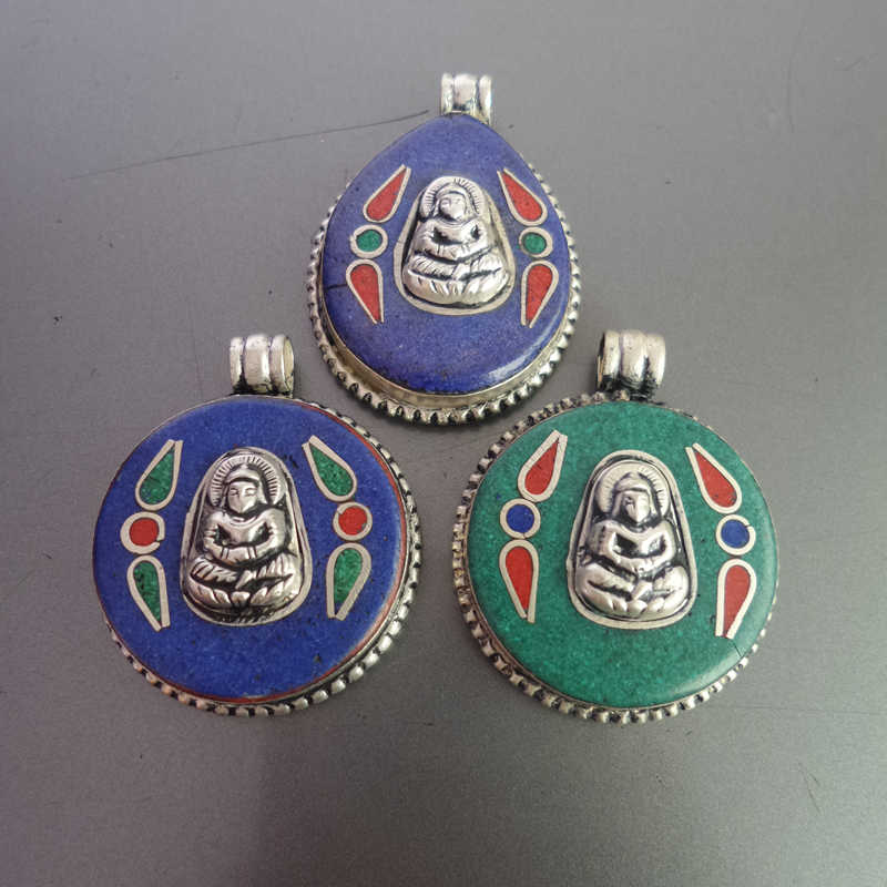Ethnic Fashion Com - Pendentifs amulettes bouddhistes tibétaines en cuivre
