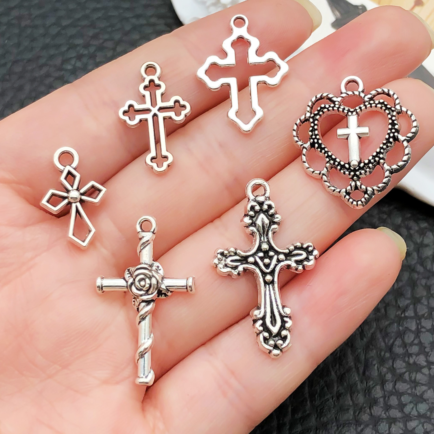 Assortiment de pendentifs croi - Ethnic Fashion Collection avis et prix