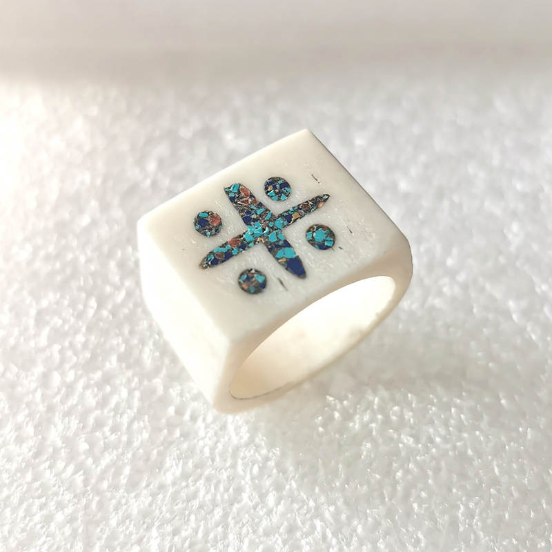 Bague avec symboles d'amulette - Ethnic Fashion Com avis et prix